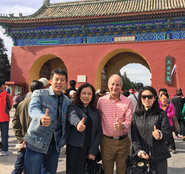 Gloria and Steve met with China TCC member Arthur Wei Zhang during their stay in Beijing following the North Korea marathon. Pictured at the gate of the Temple of Heaven in Beijing are Arthur, his producer Lily Zhang, Steve, and Arthur’s assistant Elsie Ai.